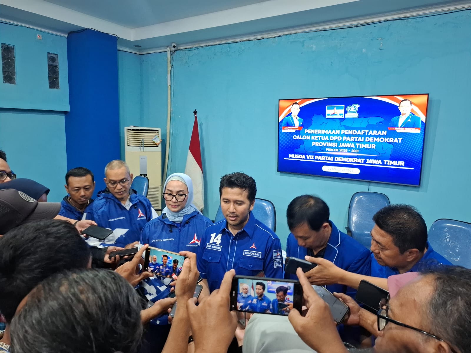 Kembalikan Formulir Calon Ketua, Emil Akui Siap Lanjutkan Kepemimpinan Demokrat Jatim
